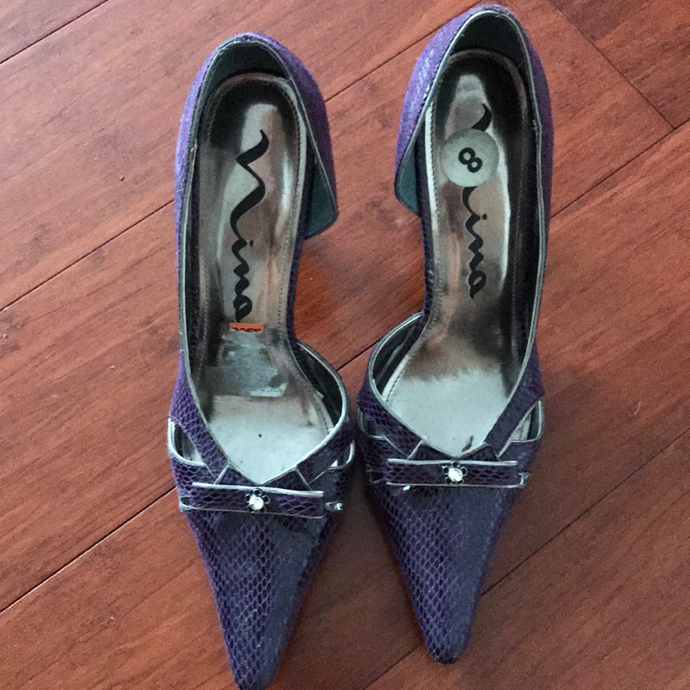 Plum pumps